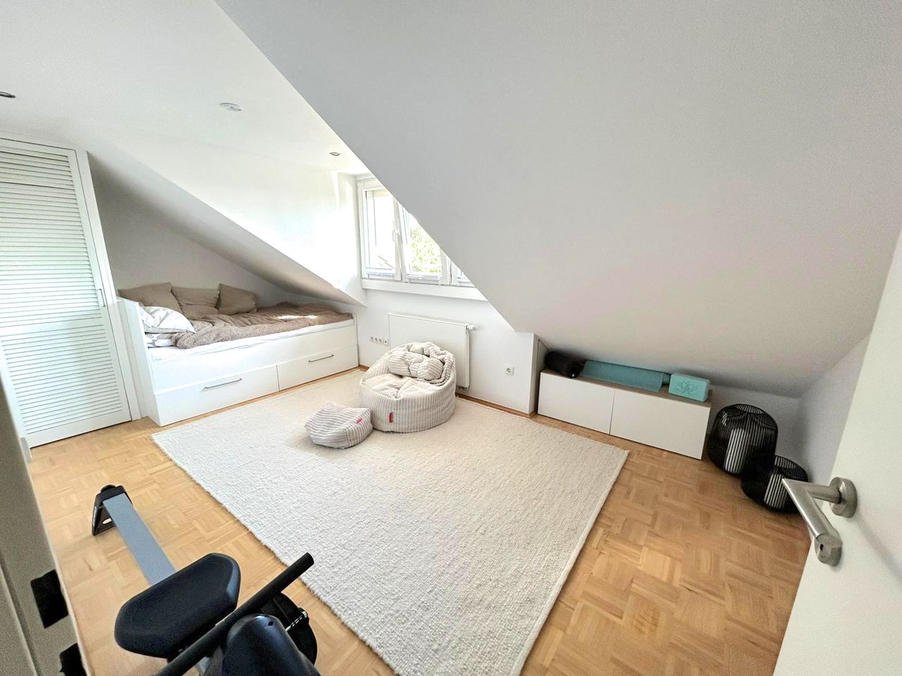 Schlafzimmer 4