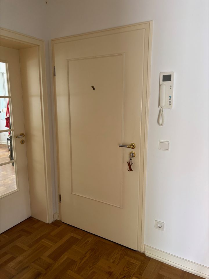 Wohnungstür